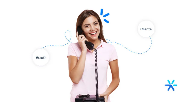Mulher conversando em telefone de linha com fio. 