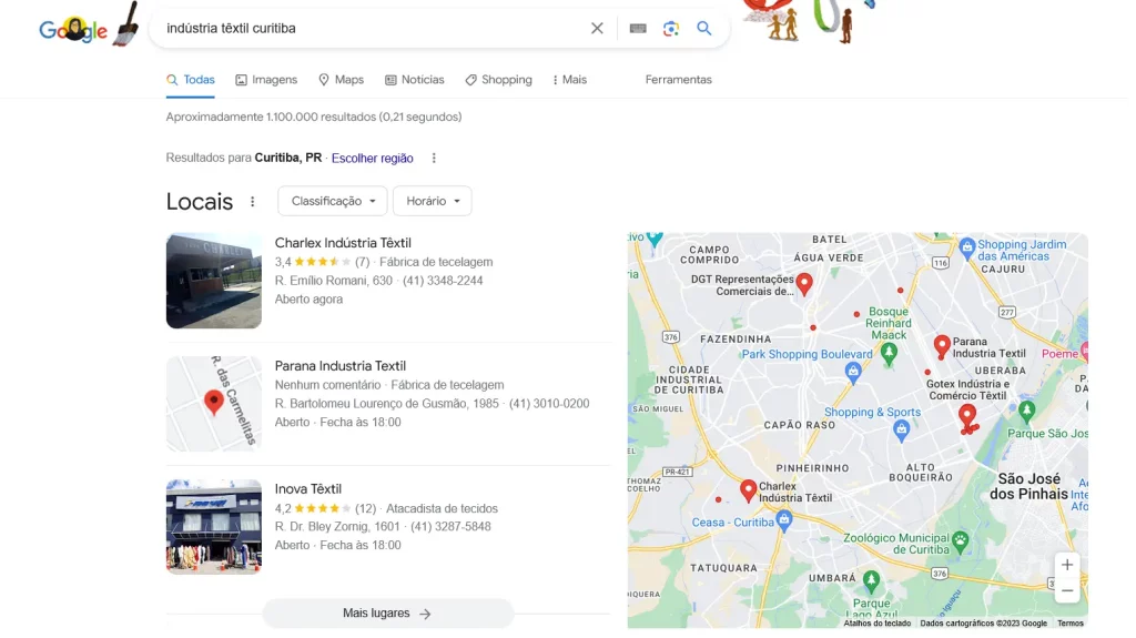 Captura de tela de uma página de resultados do Google mostrando o SEO local. 